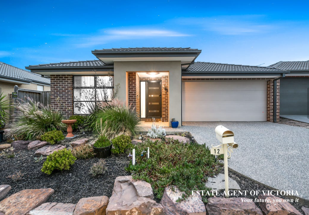 12 Chesney Cct, Clyde, Vic 3978