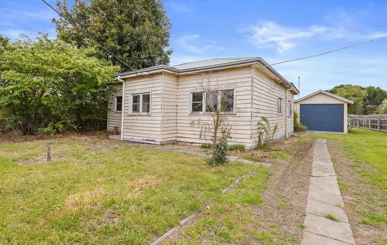 2 Anderson Street, Heyfield, Vic 3858