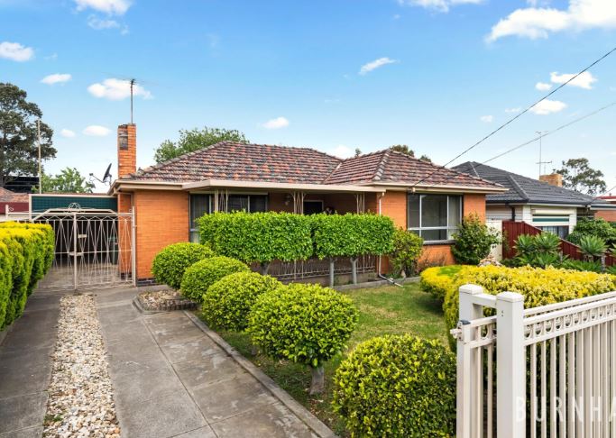 8 Heron Avenue, Sunshine North VIC 3020